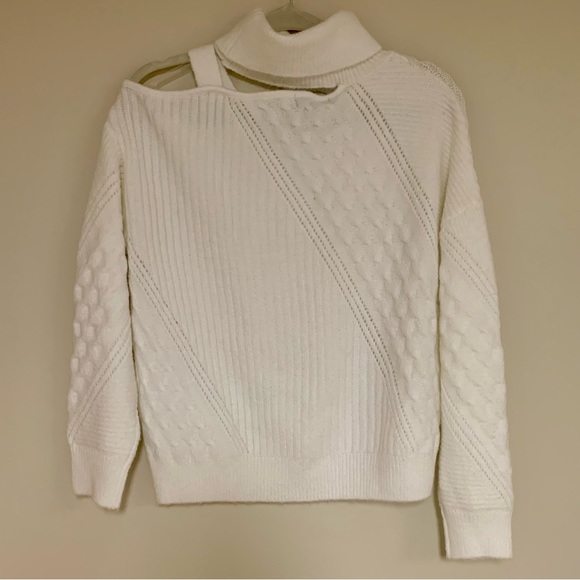 NWOT Off the Shoulder Sweater - Picture 2 of 9